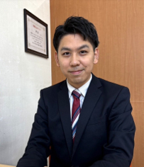 教室長 安居　聖大