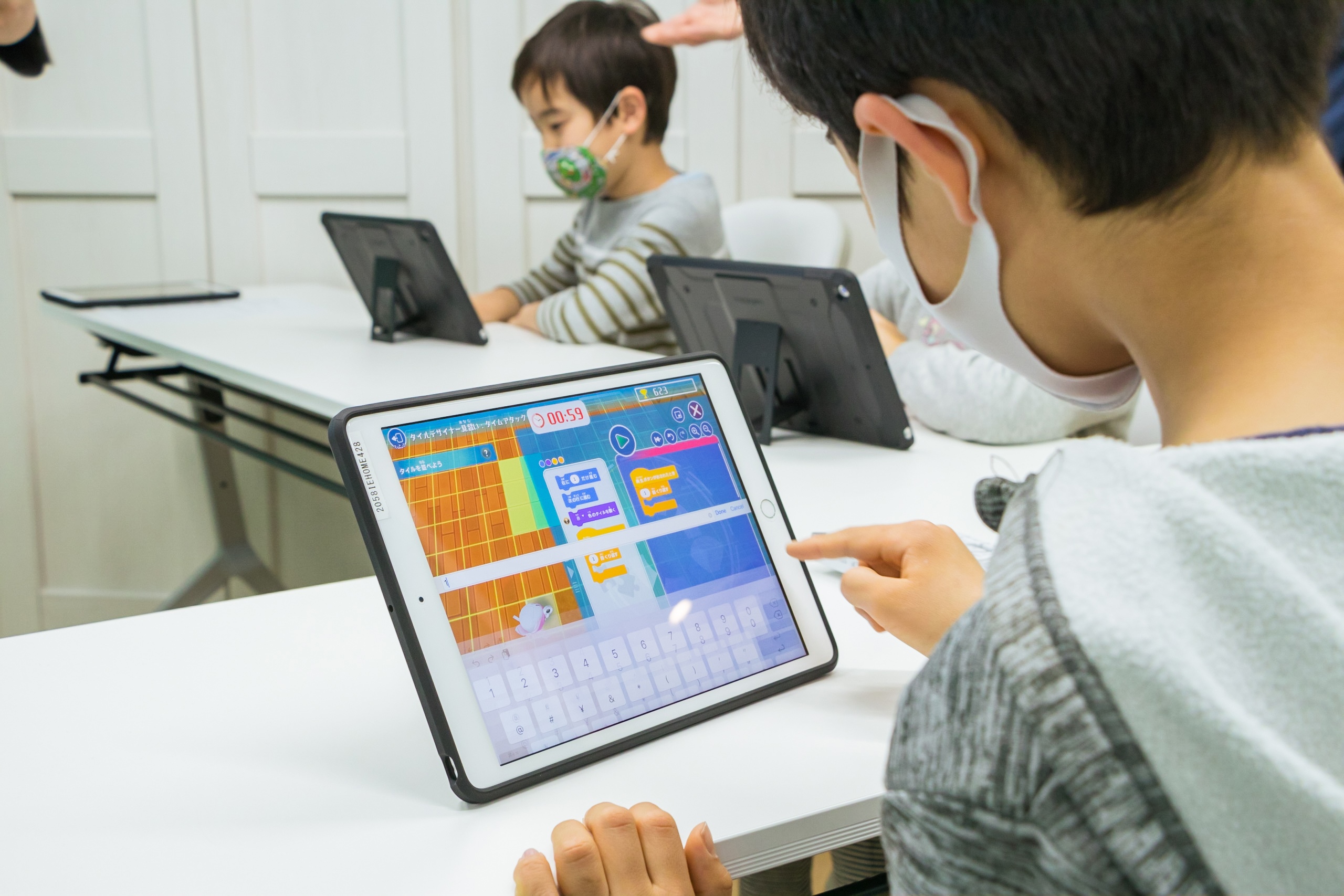 姪浜駅前校プログラミング教育 HALLO チャイルド・アイズ 姪浜駅前校へようこそ！イメージ