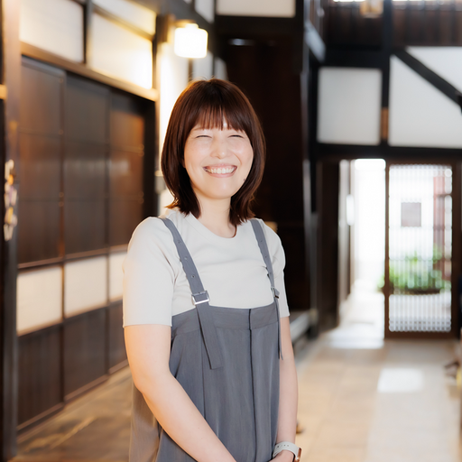 コーチ 前田あつみ