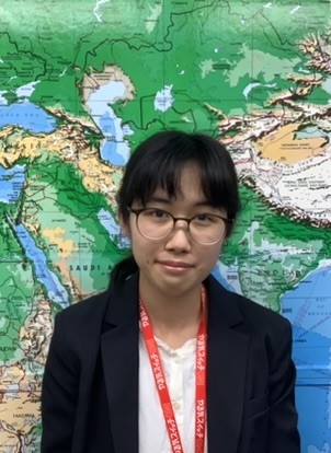 コーチ 岡本　彩希